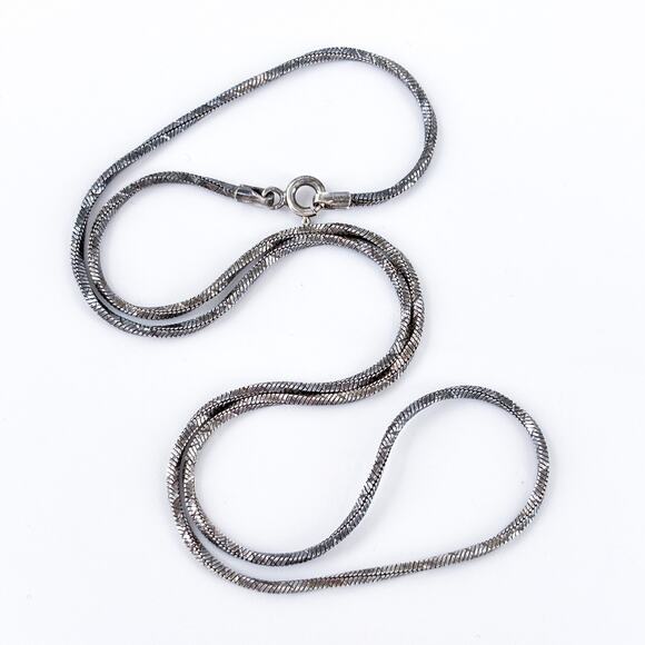 Vintage Italy Sterling Silver 925 1.5mm Diamond Cut Twisted Chain Necklace 18” - Picture 1 of 3